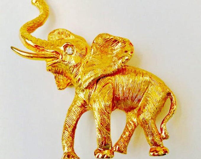 Napier elephant Brooch - gold plated metal - rhinestone - figurine pin