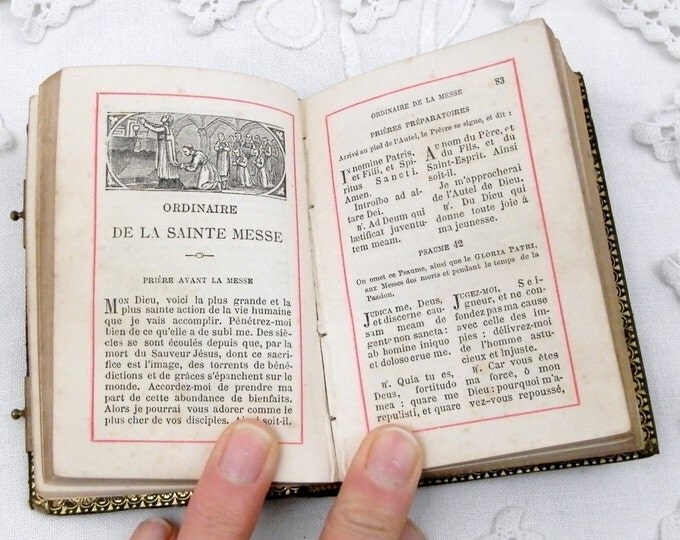 Antique French Religious "Paroissien Romain" Leather Bound Book with Gold Pattern Printed in 1885, French Decor, Mesil Booklet from France