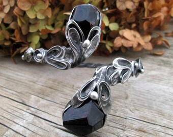 metal bracelet with Natural garnet