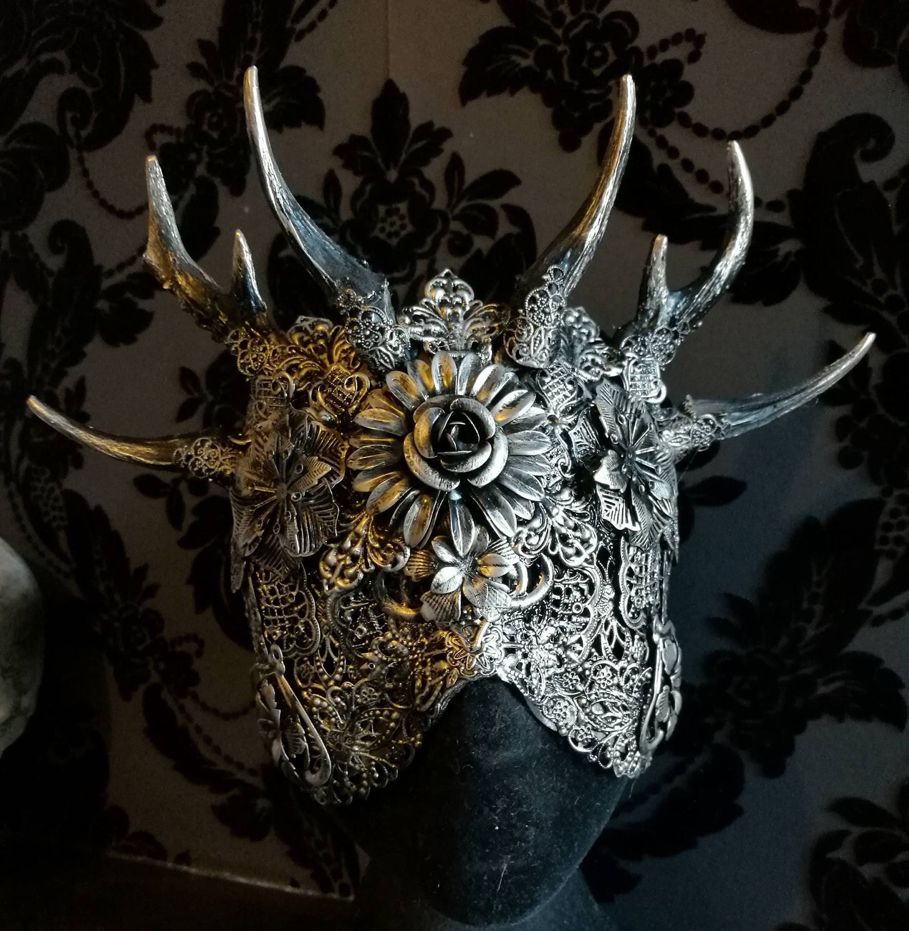 Horned Crown Blind Mask