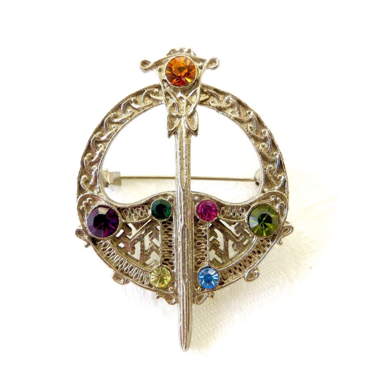 kilt pin etsy vintage celtic sword shield brooch kilt by vintagevoguetreasure kilt pin etsy vintage celtic sword shield brooch kilt by vintagevoguetreasure