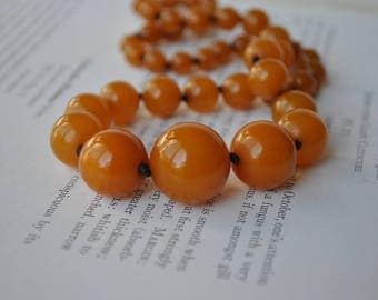 Vintage 1930s Pumpkin Orange Bakelite Necklace - Art Deco Bakelite Beads