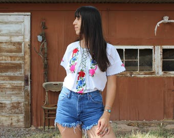 Oaxacan embroidered top// Mexican tunic // floral embroidered top