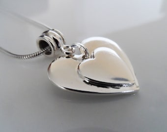 Medium Silver ashes pendant, Fine silver ashes pendant, Silver cremation pendant, Ashes jewellery, Cremation jewellery, Memorial pendant,