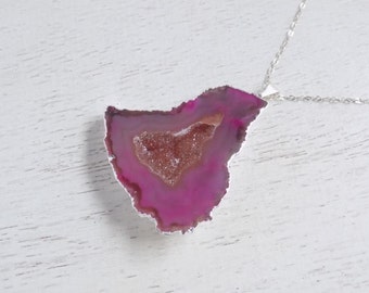 Fuchsia Agate Necklace, Pink Agate Necklace, Silver Geode Necklace, Statement Necklace, Druzy Necklace, Boho Necklace, Raw Stone, Gift 8-230