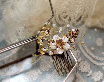AMBRA | Petite Floral & Opal crystals comb