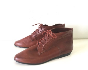 Vintage 1980s Brown Leather Booties Lace Up Ankle Boots Size 7 / 7.5