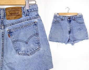 Vintage Retro Light Jean Levis High Waisted Cut Off Shorts Size 30
