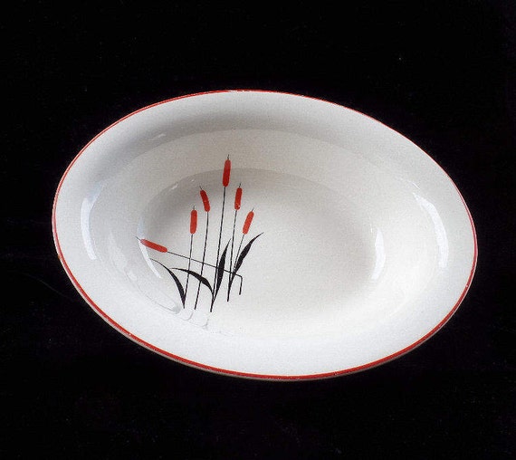 Universal Potteries Cambridge Camwood Ivory Oval Serving Bowl