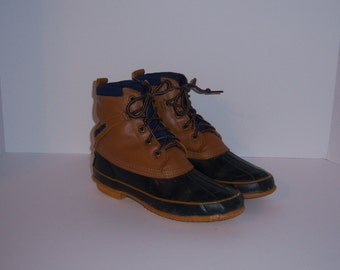sporto duck boots plaid