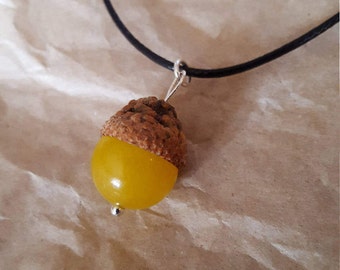 Adjustable acorn necklace w/gemstone, Yellow Jade