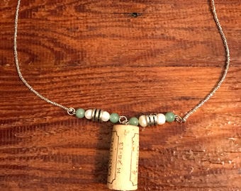 Messo In Bottiglia Nelle Proprie Cantine Jade and Pearl Wine Cork Necklace