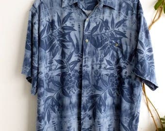 Blue hawaiian shirt, size L (small damage, reduced price)