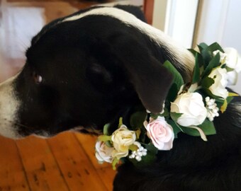Dog flower crown, puppy flower collar. Flower garland for dogs. Pink and cream roses, berries and foliage. Wedding dog, pet photo shoot
