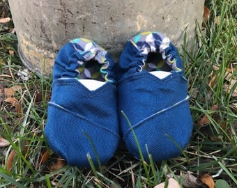 SALE 30% OFF ~ Blue Canvas Baby Shoes {12 months}