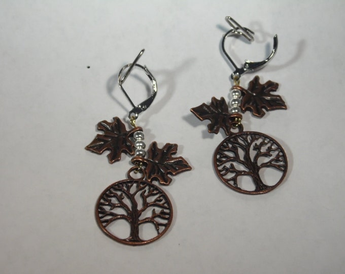Joshua Tree Bronze Earrings with Maple Leafes
