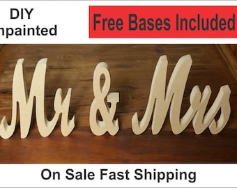 sweetheart table Mr and. Mrs sign 7"