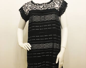 BLACK & WHiTE MEXICAN DRESS,made in Oaxaca, Boho dress, Beach Dress, hand embroidered Dress, Telar de Oaxaca