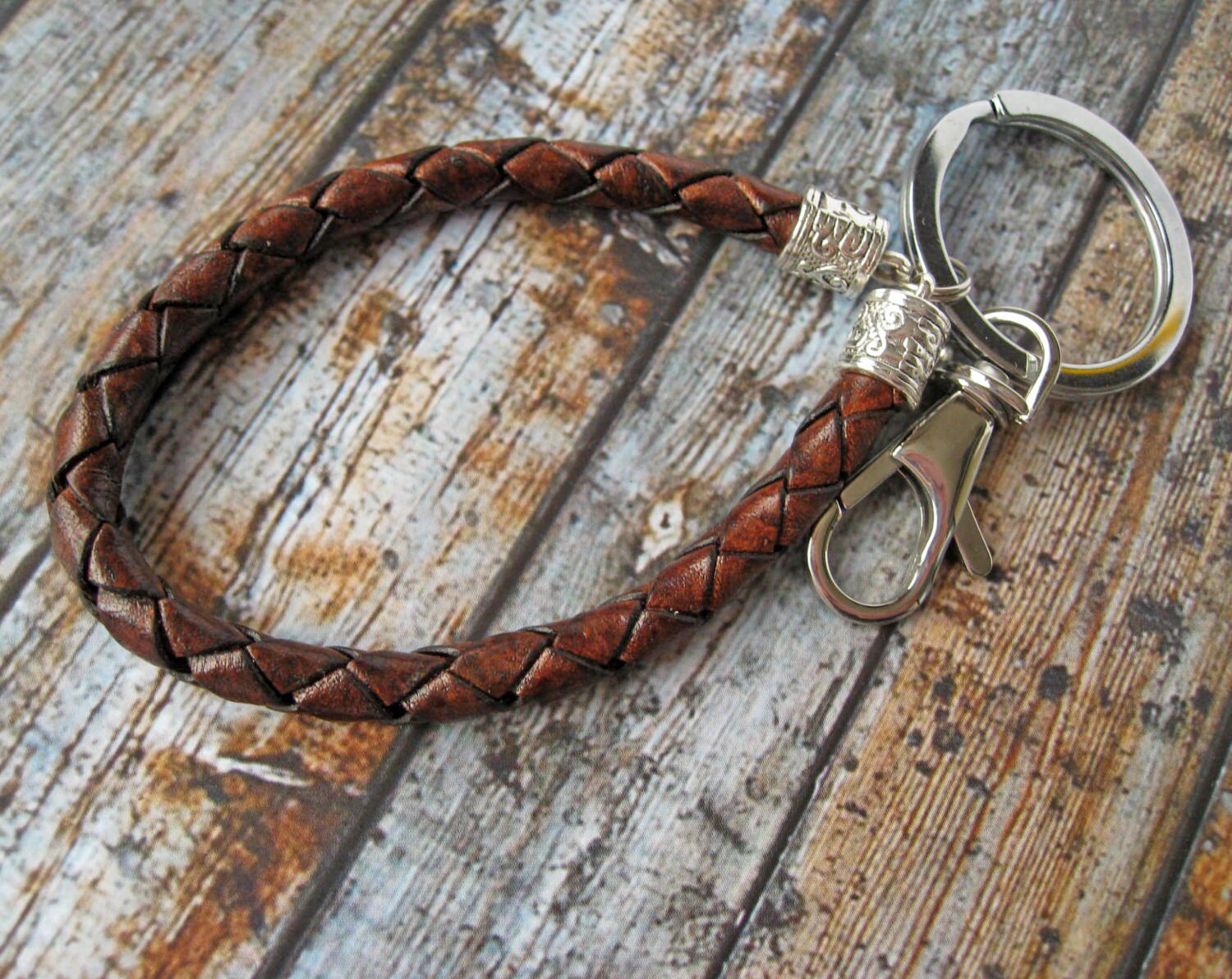 Leather keychain / Braided leather keychain / Metal keychain