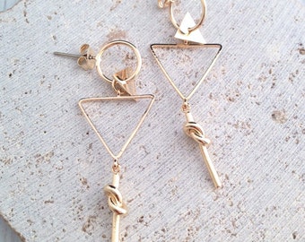 Triangle Drop Earring,Gold Triangle Drop Earring,Knotted Earring,Knotted Drop Earring,Gold Knotted Earring,Gold Triangle Drop Earring