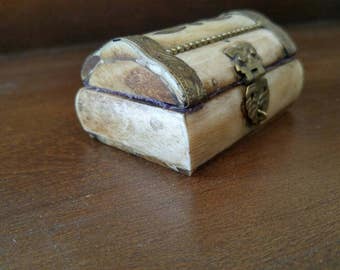 Vintage Bone Jewelry Box Trinket Box Very nice!!!