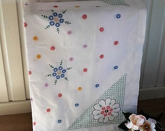 Linen Embroidery Table Cloth/ Vintage Floral Table Cloth/ Hand Embroidered Table Cloth/ Vintage Embroidery (1L)