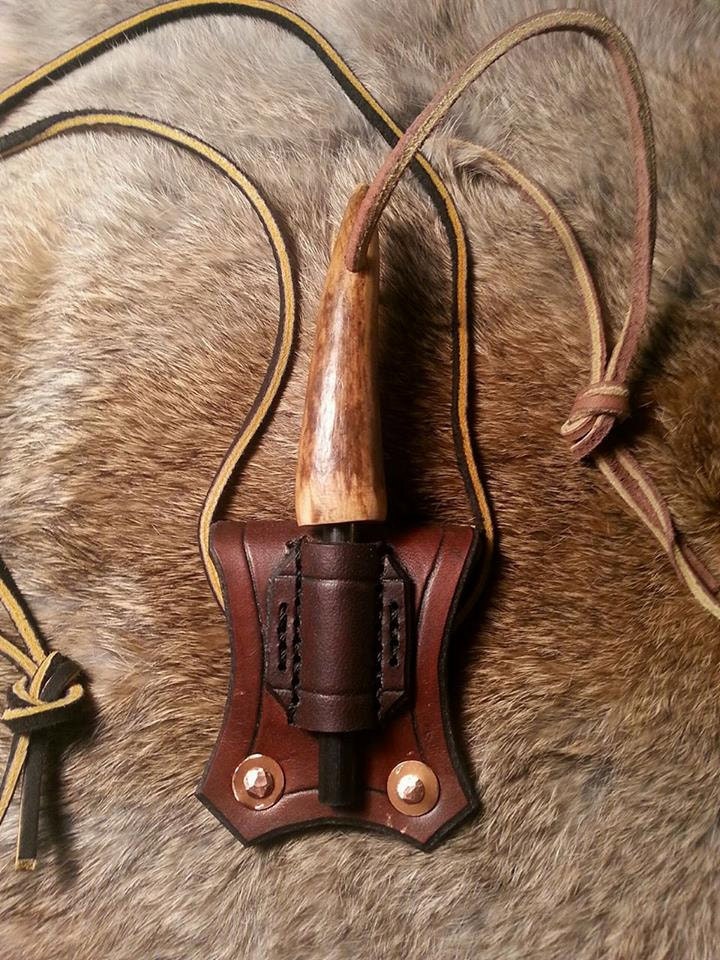 Leather ferro rod belt/lanyard holder with ferrocium rod and