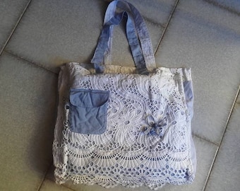 Shabby chic recycled cotton fabric bag and cotton lace//Borsa in tessuto riciclato e pizzo di cotone Shabby Chic Style