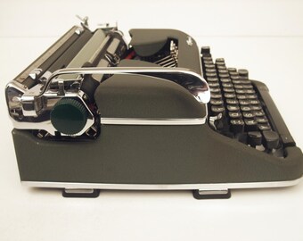 Olympia SM4 Typewriter - Working - Serviced - Vintage Manual Typewriter