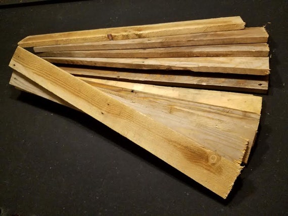 Items similar to Reclaimed Pallet Boards (10 Boards for 10 ...
