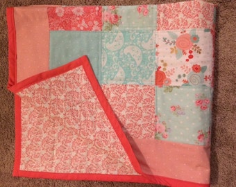 Brynn floral baby girl quilt