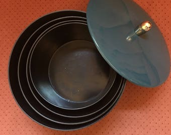 Vintage nesting snack bowls