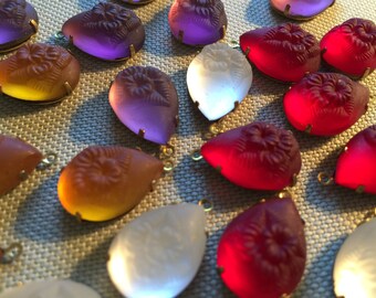 Beautiful Vintage Glass Flower Cabochons (2)(18x13mm) Beads Dangles Drops Earrings