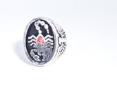 Vintage 1980's Native American Style Southwestern Real Stone inlay Men's Scorpion Ring