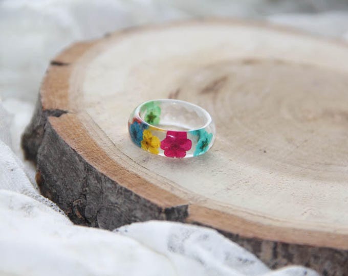 Resin Ring With real flower, floral resin jewelry, clear transparent ring, big size romantic nature ring, engagement ring, anniversary gift