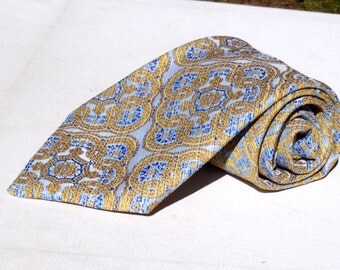 Vintage 1970s Wide Light Blue Polyester Tie Gold Floral Pattern Prince Consort