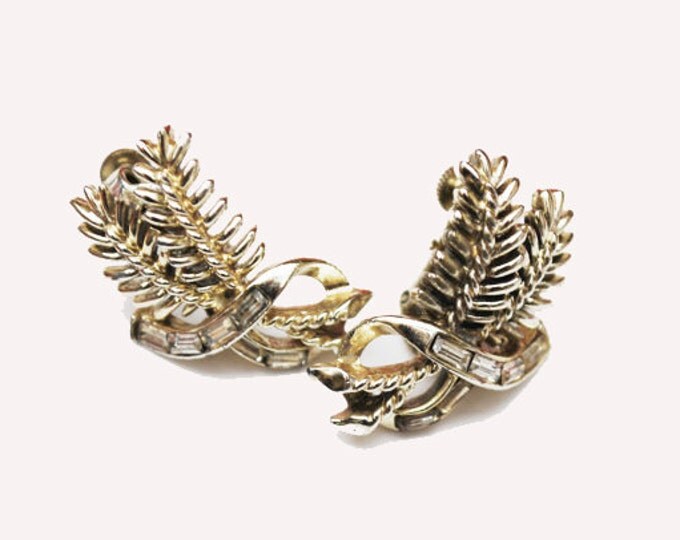 Coro leaf Earrings - Light Gold tone rhinestone - Mid century - clip on earrings