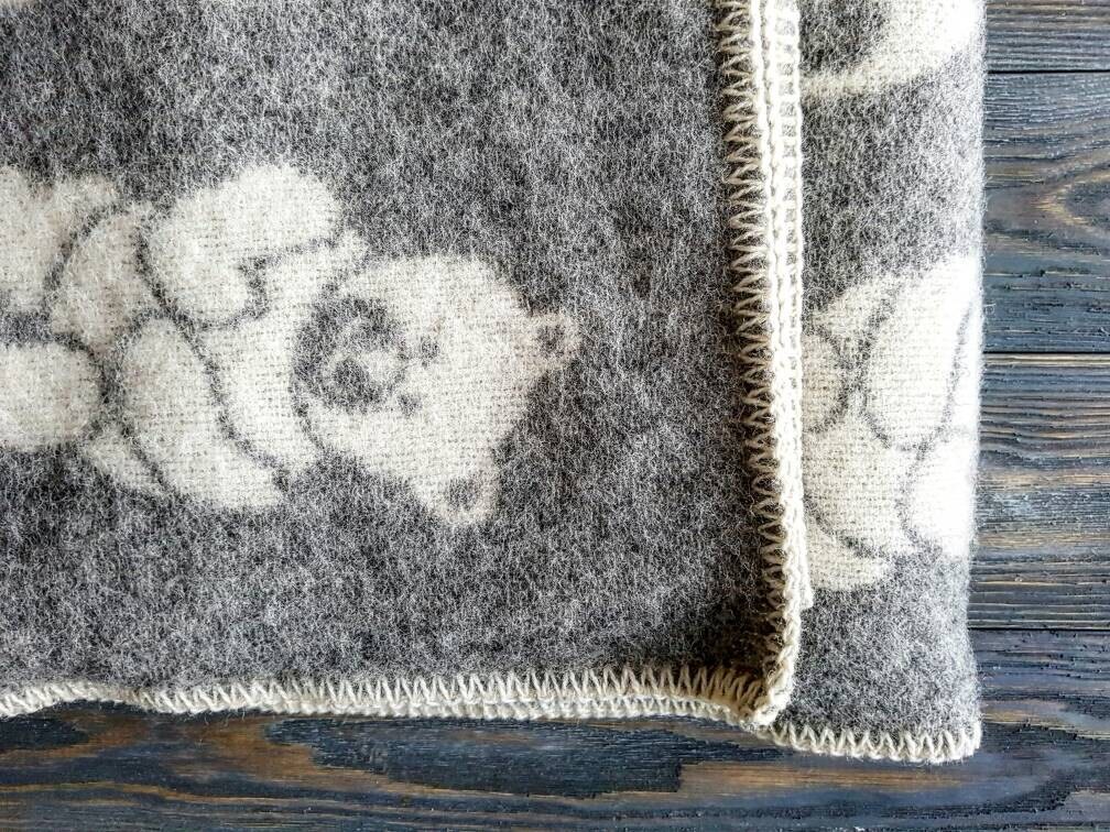 Natural raw wool blanket 90x130cm natural by LovelyCraftsHome