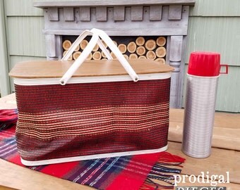 Vintage Redmon Picnic Basket ~ Wedding / Photography Prop ~ Retro Farmhouse Cottage Chic Style
