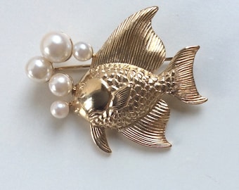 Vintage Fish Brooch with Faux Pearls in Gold Tone