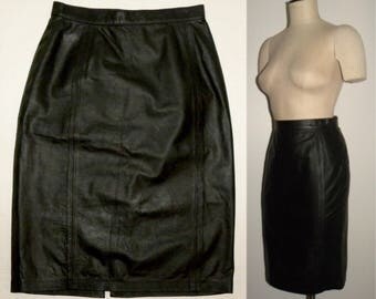 1980s 80s Black Leather Pencil skirt / wiggle skirt / tight fit / Vintage size 9/10 / high waist 26" waist