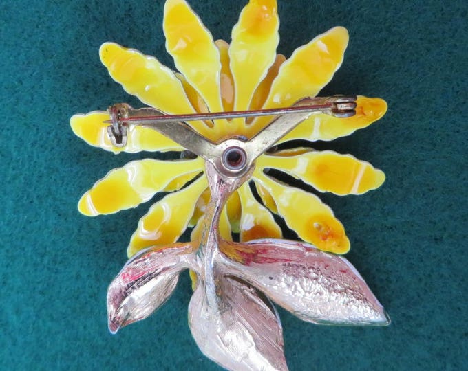 Yellow Enamel Flower Pin, Vintage Yellow and Green 1960s Flower Brooch Retro Jewelry, Perfect Gift, Gift Box, REE SHIPPING