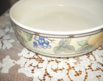 Mikasa Garden Harvest 8 INCH VEGETABLE BOWL.