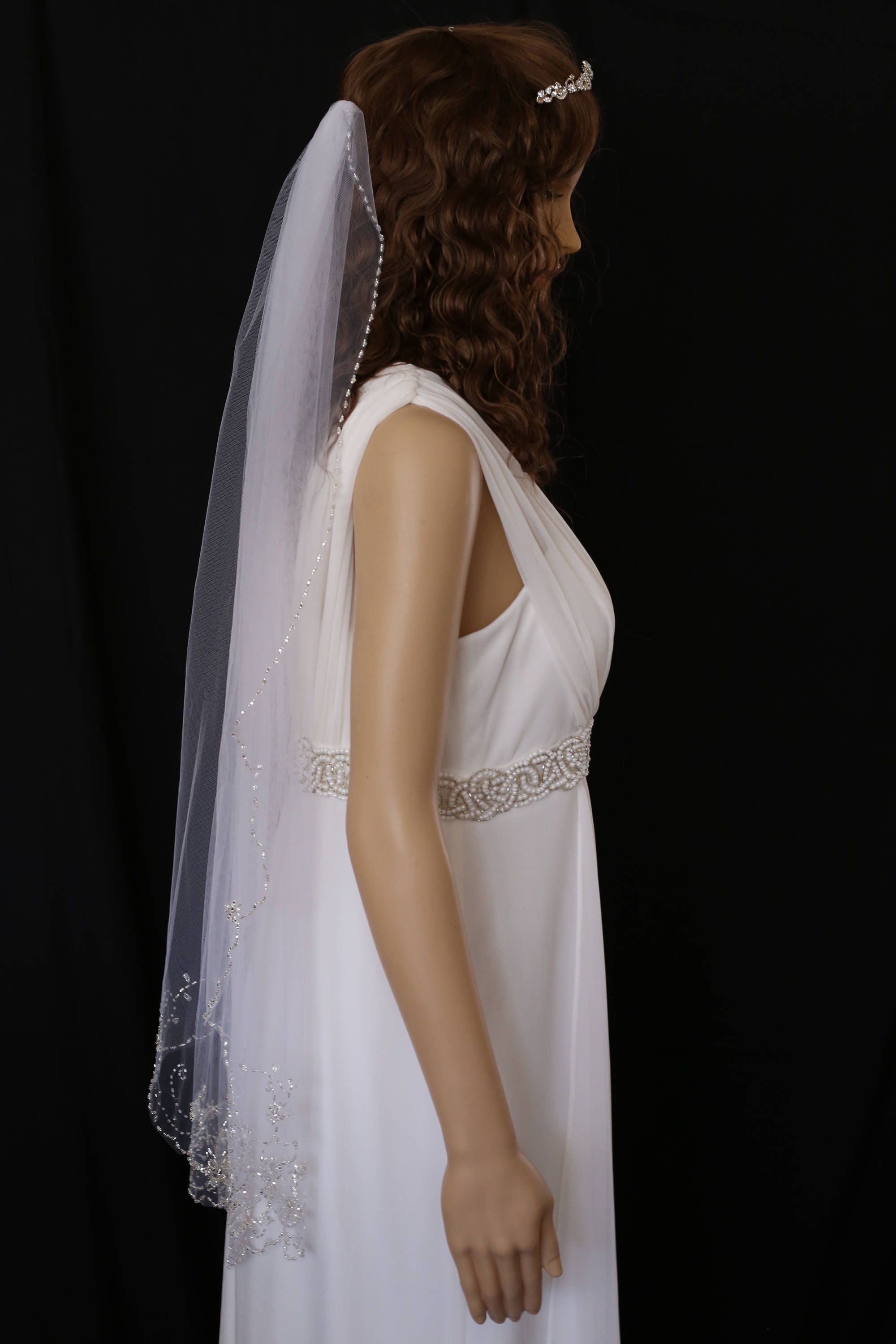 50 discount Bridal veil Beautiful Beads and sequin Scalloped