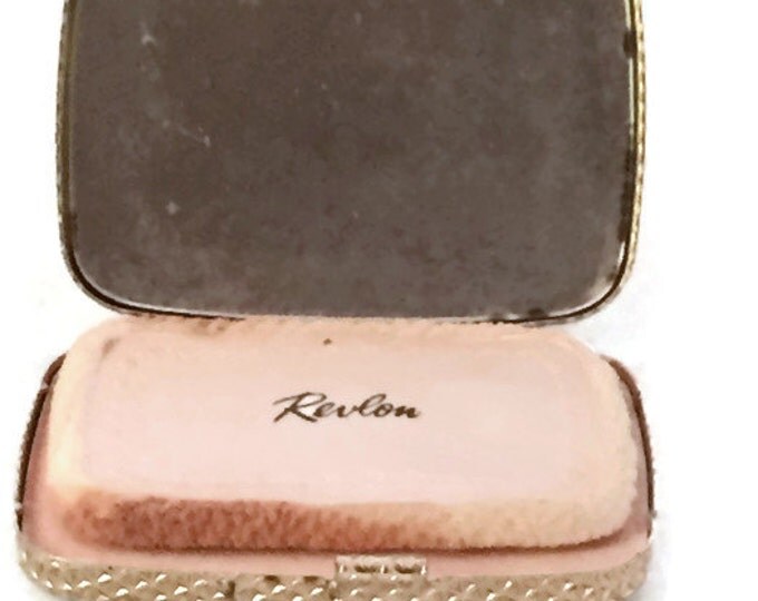 Vintage Revlon Gold Tone Compact Vtg Revlon Love Pat Mirror Facial Powder Refillable Compact Creamy Ivory Delicate Ivory Facial Powder 0630