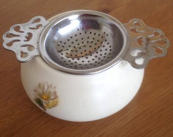 Purbeck Tea strainer and dish