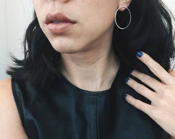 Large circle outline ear studs, Circular ear studs, Silver circle earrings, Minimalist earrings (ES338)