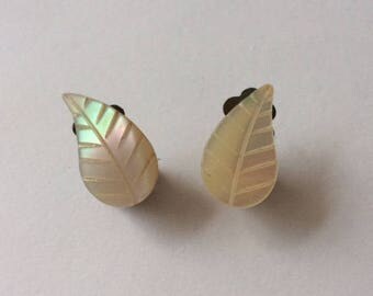 Vintage 1940's Iridescent Mother of Pearl Leaves Hearts Clip On Leaf Earrings