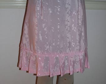 Women's Pink Pleated Skirt