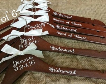 Personalized Wood Hanger for Bride and Bridal Party Set of 6/Wood Bridal Hanger/Wedding Hanger/Wedding Party Hanger/Bridesmaid Hanger